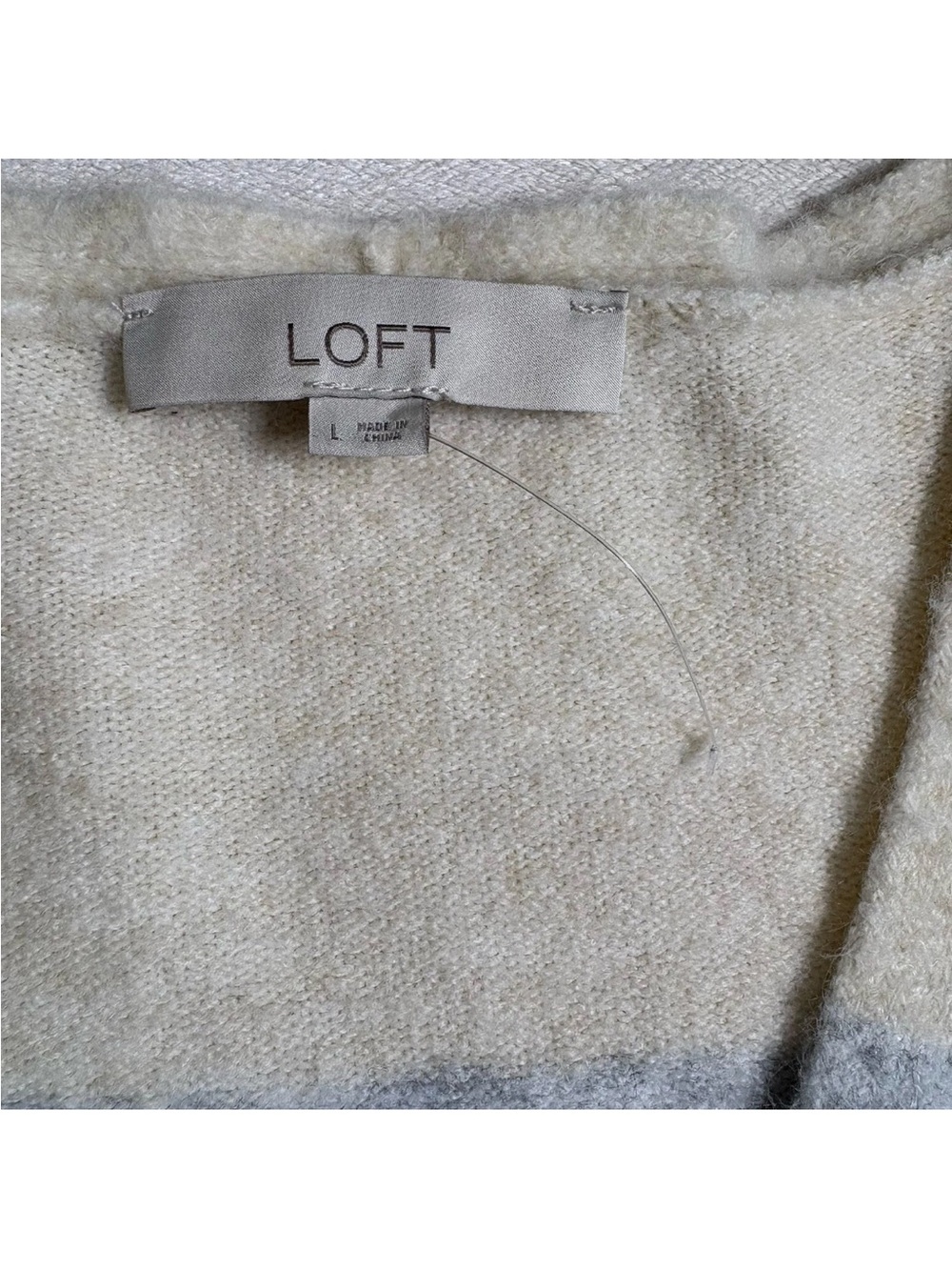 LOFT Striped V Neck Sweater Long Sleeve Green Cream Gray Striped Womens Large - Picture 8 of 9